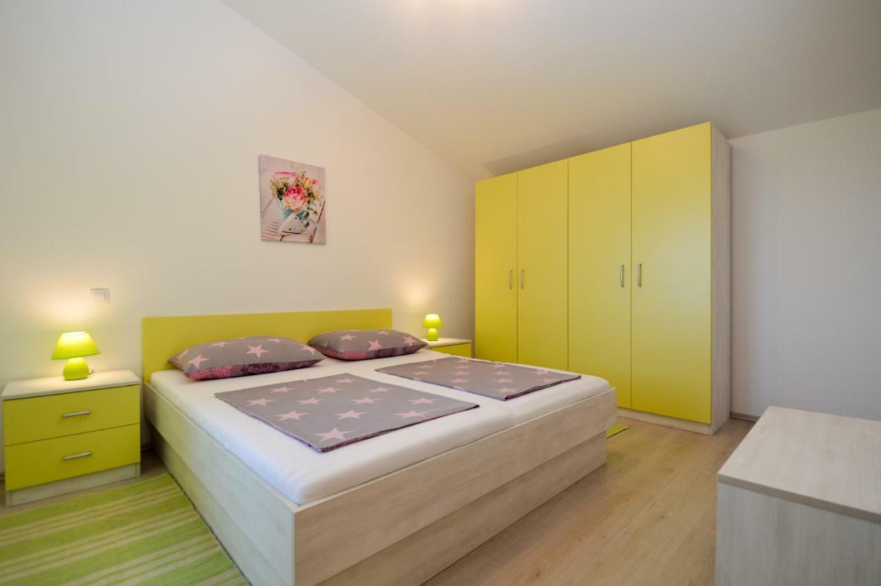 Apartment Mit- Mir Fondole Exteriér fotografie